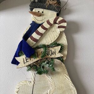 Snowman Winter Wall Decoration “Let It Snow” Hanging Hook Wooden